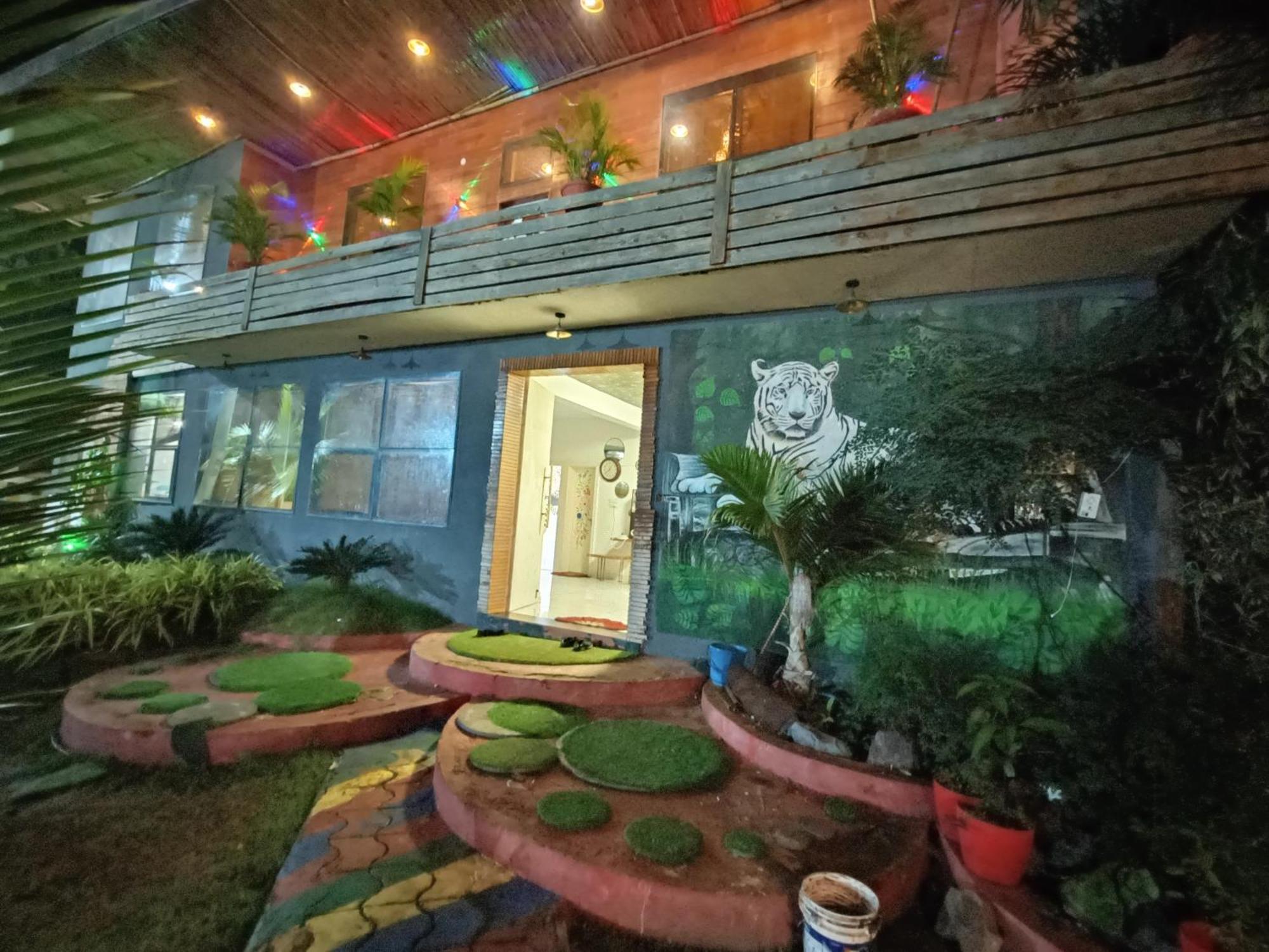 Leopard Farmhouse Mhow المظهر الخارجي الصورة